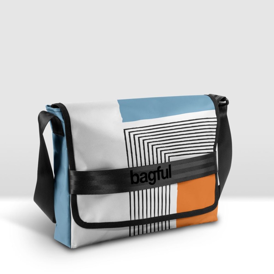 Messenger Bagful | Corner