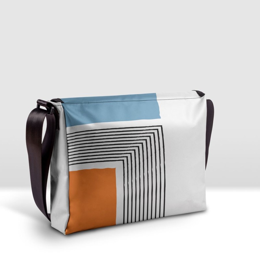 Messenger Bagful | Corner