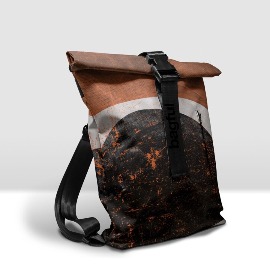 Bagpack Bagful | Earthquake